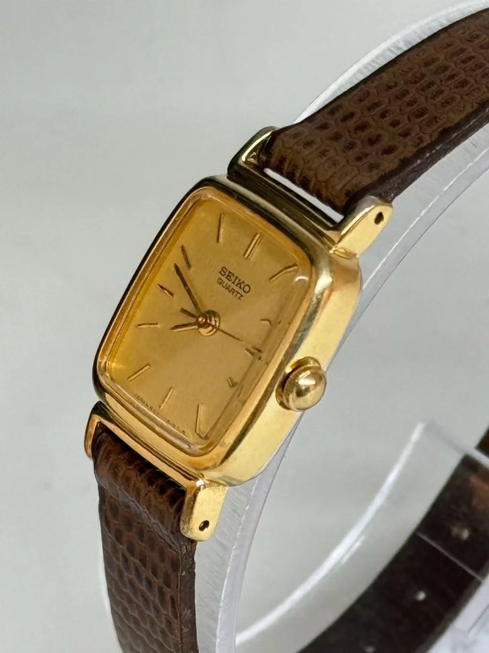 Vintage Seiko Women’s Quartz Gold Tone 16mm Rectangular Watch New Battery Runs